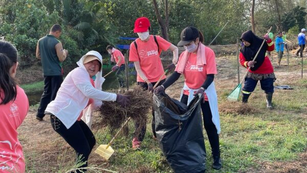 SGM Pahang Participates In "Clean Up Lovely Beach" Event