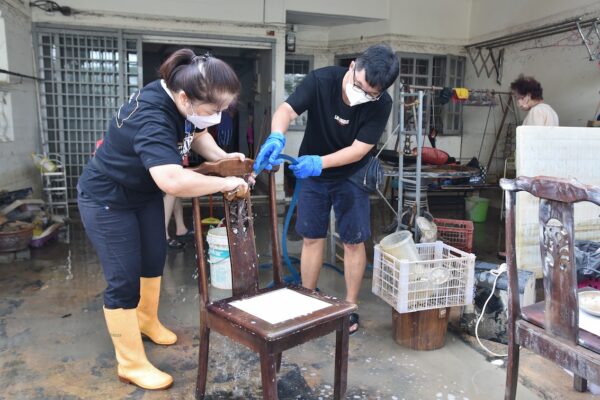 flood relief efforts by SGM youth